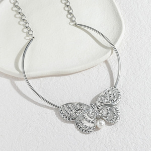 Nouveauté : Collier ras du cou en acier inoxydable tendance pour filles, délicat collier papillon vintage pour femmes, cadeau bijoux - Product Image 3