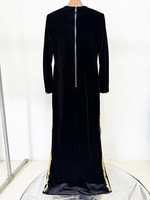Caftan marocain en velours noir avec bordure de sequins dorés, broche ornée de pierres, robe longue abaya arabe, robe de soirée élégante royale maxi