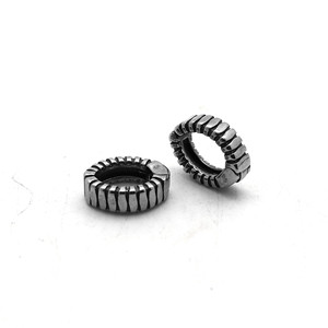 Pendientes de aro minimalistas de inspiración punk de Yunnique, joyería de moda unisex de acero inoxidable 316, diseño geométrico - Product Image 2