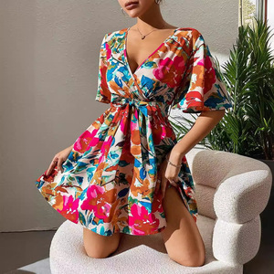 Abito Elegante da <span class=keywords><strong>Donna</strong></span> con Stampa Floreale e Cintura, Nuova Collezione Estate 2026 - Product Image 1
