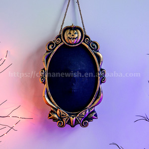 ของตกแต่งใหม่ ขนาด 24.5*8.5*38 ซม. ใช้แบตเตอรี่ 3AA  หน้าผีพลาสติกดีดออกมาจากกระจก พร้อมเสียงน่ากลัว ไฟ LED 22 ดวง ใช้ได้ทั้งแบบแขวนและตั้งพื้น - Product Image 4