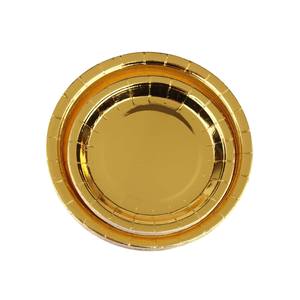 Ensemble de vaisselle jetable dorée comprenant des gobelets en papier, des assiettes et une nappe pour les fournitures de lieux de réception - Product Image 3