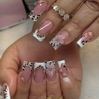 Faux ongles courts à presser, carrés, en acrylique blanc, avec motif floral, mignons, pour femmes, 24 pièces