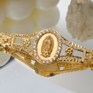 Pulseras de lujo personalizadas, impermeables, sólidas, ovaladas, con relieve de la Virgen María, filigrana y circonita cúbica. - Product Image 1