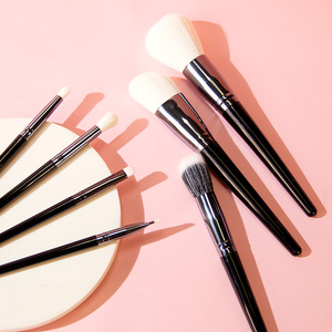 Service de Marquage Privé – Ensemble de Pinceaux de Maquillage en Nylon Bicolore Haute Densité avec Manche Noir Mat Durable pour Cadeau d'Entreprise - Product Image 1