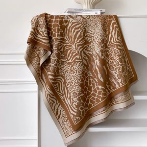 Nouveau luxe imprimé léopard couverture Cape châle Double face Pashmina châles hiver chaud épais cachemire sentiment écharpes pour dames - Product Image 5