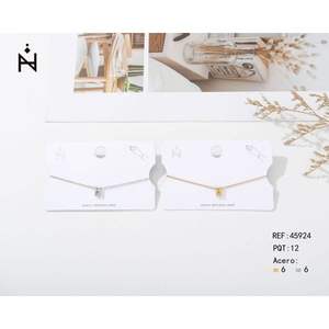 Collana con Ciondolo a H Plusera in Acciaio Inossidabile, Design Minimalista Placcato Oro, Gioiello Unisex da Regalo - Product Image 1