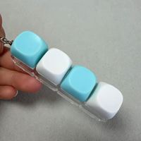 Vente en gros usine : Porte-clés Fidget Clicker Clavier à interrupteur mécanique, avec boutons de touches 1 2 3 4, lumière LED, sensoriel anti-stress