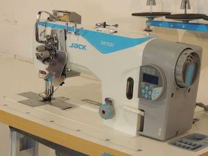 Máquina de Coser Jack 58750 de Segunda Mano de Alta Calidad, Computarizada, de Doble Aguja, Puntada Plana, Cuchilla <span class=keywords><strong>Recta</strong></span>, Puntada de Esquina Automática, en Existencia - Product Image 2