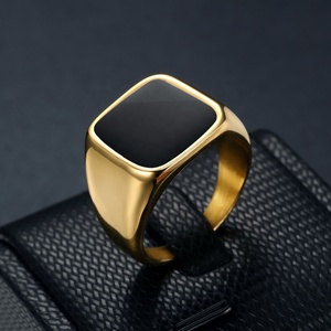 Bague signet classique pour homme en acier inoxydable, style hip-hop punk, plaquée or 18 carats, émail noir - Product Image 4