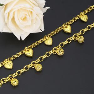 JXX Vente en gros de pendentifs en forme de cœur en laiton plaqué or 24 carats pour bracelet femme - Product Image 1