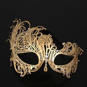 Masques en métal doré et noir vénitien pour femmes et hommes pour Halloween, accessoire léger pour bal masqué - Product Image 3