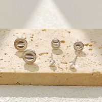 Boucles d'oreilles compactes rondes en trois parties - Accessoires élégants et haut de gamme