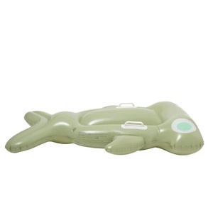 Bouée de piscine gonflable en PVC en forme de requin vert 116,5*78*21 CM pour enfants, pour le plaisir aquatique estival en extérieur - Product Image 3