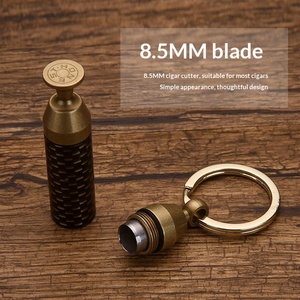 <span class=keywords><strong>Ciseaux</strong></span> <span class=keywords><strong>à</strong></span> cigares portables <span class=keywords><strong>haut</strong></span> <span class=keywords><strong>de</strong></span> <span class=keywords><strong>gamme</strong></span> <span class=keywords><strong>de</strong></span> luxe léger et perforateur <span class=keywords><strong>de</strong></span> cigares, accessoires <span class=keywords><strong>de</strong></span> fumeur avec carte d'aspiration, coffret cadeau, vente en gros - Product Image 4