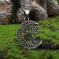 Collier Pendentif Arbre de Vie Celtique Viking Style Rétro Design Creux Chaîne en Acier Inoxydable Décoration de Cou Tendance Cadeau