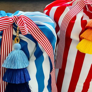 Sac de rangement personnalisé pour Noël, sac de Noël à rayures verticales personnalisées, sac en toile de Père Noël avec pompon coloré - Product Image 6