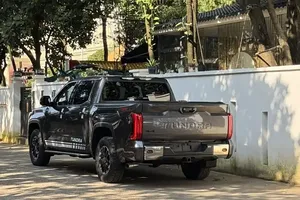 Toyota Tundra 2019, Camioneta Usada, 5.7L, SUV, Tracción Trasera/Total, Cuero Claro/Oscuro, Opciones de Motor Turbo Gasolina/Diésel/Combustible, Volante a la Izquierda, Japonesa - Product Image 4