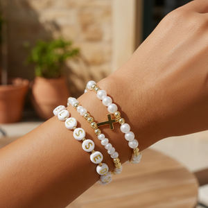 Go2Boho - Juego de Pulseras con Cuentas con la Palabra BLESSED, Perlas Blancas y Doradas, Pulseras Elásticas con la Palabra Fe para Mujeres y Niñas - Product Image 1