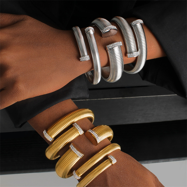 Stainless Steel with Rhinestone Open Chunky Cuff Bracelet for Women Trendy Waterproof Accessories on Hand Fashion Female Jewelry