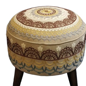 Nouveau Tabouret de Repose-Pieds en Bois Brodé Traditionnel Indien, Convertible, Pliable, pour Chambre à Coucher, Fait Main, Rembourré, Supermarché - Product Image 1