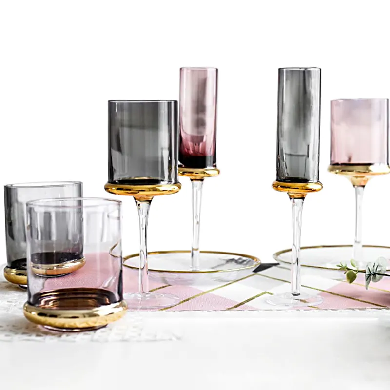 最も人気のある製品カラーガラス製品ピンクゴブレット/ショットステムレスワイングラス金縁ワイングラス