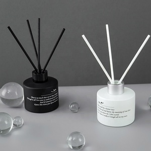 Bán Buôn Rỗng 4Oz 50Ml 120Ml 200Ml Màu Đen Trắng Vòng Glass <span class=keywords><strong>Reed</strong></span> Khuếch Tán Chai Cho Hương Thơm Nước Hoa Trên Bán - Product Image 3