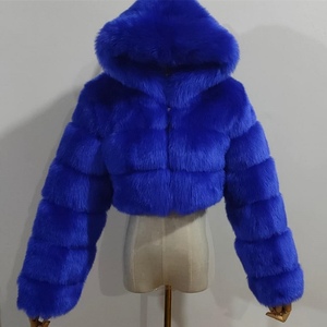 Abrigo con capucha de piel sintética gruesa de Invierno para <span class=keywords><strong>mujer</strong></span> <span class=keywords><strong>2022</strong></span> abrigos de burbujas recortados de otoño para damas - Product Image 1