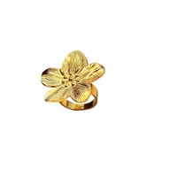 Collier, bague et boucles d'oreilles tendance en acier inoxydable plaqué or avec un grand pendentif en forme de fleur pour femmes