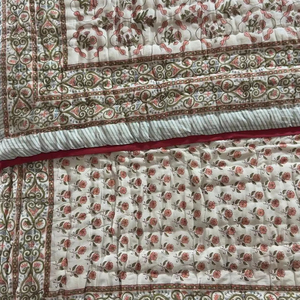 Juego de cama de gasa de algodón orgánico de calidad superior, edredón hecho a mano Reversible Razai HandBlock impreso Patchwork Warm HomeQuilt - Product Image 1