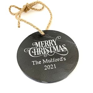 Ornement de vacances de Noël marié gravé au laser ficelle arbre à cordes peint ardoise cadeau pour un couple de jeunes mariés - Product Image 5