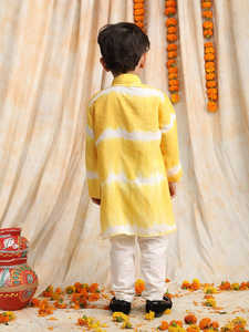 Conjunto de Kurta y Pijama Amarillo Tie Dye para Niños, Ropa Étnica Tradicional para Niños, Traje Festivo para Bodas y Fiestas, Kurta de Algodón Cómodo - Product Image 2