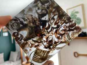 Ensemble de dessous-de-verre en résine décorative, conçu pour la protection de la table et son attrait esthétique, ce qui le rend parfait pour le salon - Product Image 5