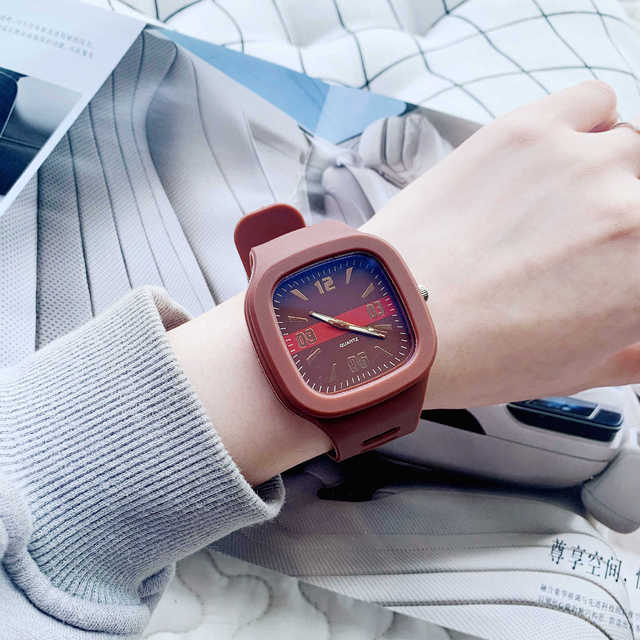 2025 OEM New Square Quartz Sports Watch Men Women Students Simple Fashion College Style Jelly Watch