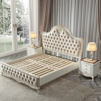 Lit double en tissu français Versailles Mobilier européen en bois massif Chambre à coucher 1.8M Lit King Size Chambre principale Lit de mariage