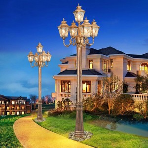 Lampadaire de jardin extérieur en fer bronze avec abat-jour en verre LED, lumière blanc chaud 2700K, IP66, ampoule A19 non amovible, AC 220V, détecteur de mouvement - Product Image 2