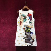 Robe courte trapèze perlée imprimé chat, élégante et luxueuse, confectionnée avec soin, style streetwear, sensation de luxe, idéale pour l'été