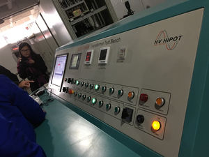 Transformador da alta tensão Hipot GDBT-1000kVA para a precisão 40-70Hz do poder do banco 0-1000V 0.25-20A 0,3% OEM - Product Image 5