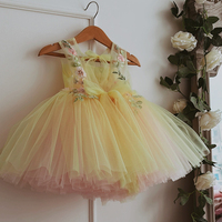 Robe de princesse à fleurs pour filles, jaune, avec appliques, maille moelleuse avec papillon, robes d'été pour bébés de 1 à 8 ans