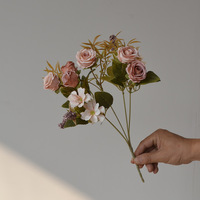 IJ015 Belle 5 Fourchette Automne Couleur Rose Marguerite Bouquet De Fleurs Accueil Gâteau Et Décoration De Mariage avec D'élégantes Fleurs Artificielles