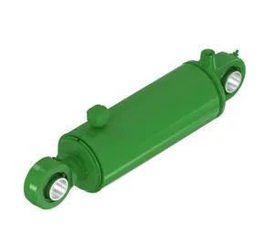 Groen Spuitschilderen Van Hydraulische Cilinders In Landbouwmachines