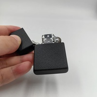Briquet en métal rechargeable au kérosène, accessoire pour fumeurs, gravé au laser, briquet noir coupe-vent au design classique