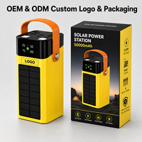 Batterie externe solaire 50000mAh 22.5W, chargeur portable à charge super rapide avec 4 câbles intégrés pour le camping en plein air