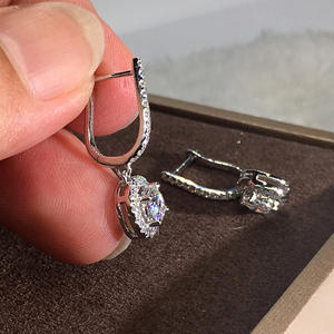 Pendientes de Aro Chapados en Oro Rosa con Cristales de Estrás, Corte Brillante Redondo, Diseño de Halo, para Mujer, Uso Diario de Lujo - Product Image 6