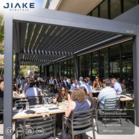 Pergola Commerciale en Aluminium Jiake avec Toit à Lames Orientables Électriques pour Terrasse de Restaurant, Gazebo Bioclimatique OEM/ODM