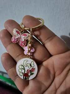 1 llavero de flor de mariposa esmaltada bonita, llavero de jardín de aleación, para llaves de coche, mochilas, carteras - Product Image 6