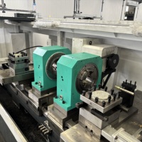 Tour CNC à section centrale à rouleaux de serrage à faible bruit et haute efficacité pour la correction de la concentricité et le tournage de rouleaux en acier