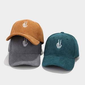 Gorra de béisbol de pana con diseño de esqueleto y dedos, personalizada con logo bordado, para mujer, protección solar para exteriores, estilo Europa América - Product Image 2