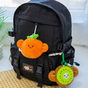 Vente en gros et au détail : Nouveauté - Pendentifs en peluche de 12 cm, série fruits musclés mignons (banane, citron, ananas, poire), breloques fantaisie pour sacs à dos - Product Image 3