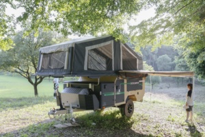 Remolque de Campamento Todoterreno de Lujo 4x4 con Suspensión Independiente, Cocina Extraíble, <span class=keywords><strong>Caravana</strong></span> de Viaje Ligera - Product Image 2